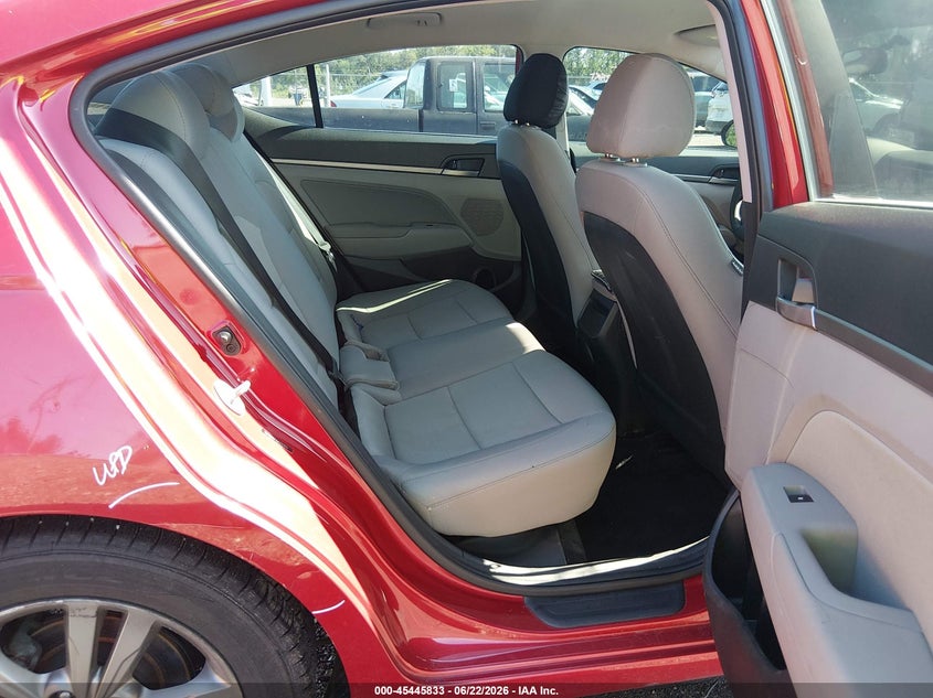 2018 HYUNDAI ELANTRA auction photo 8