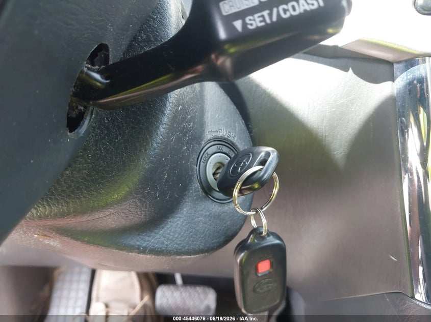 2006 Toyota Matrix VIN: 2T1KR32E16C561783 Lot: 45446076