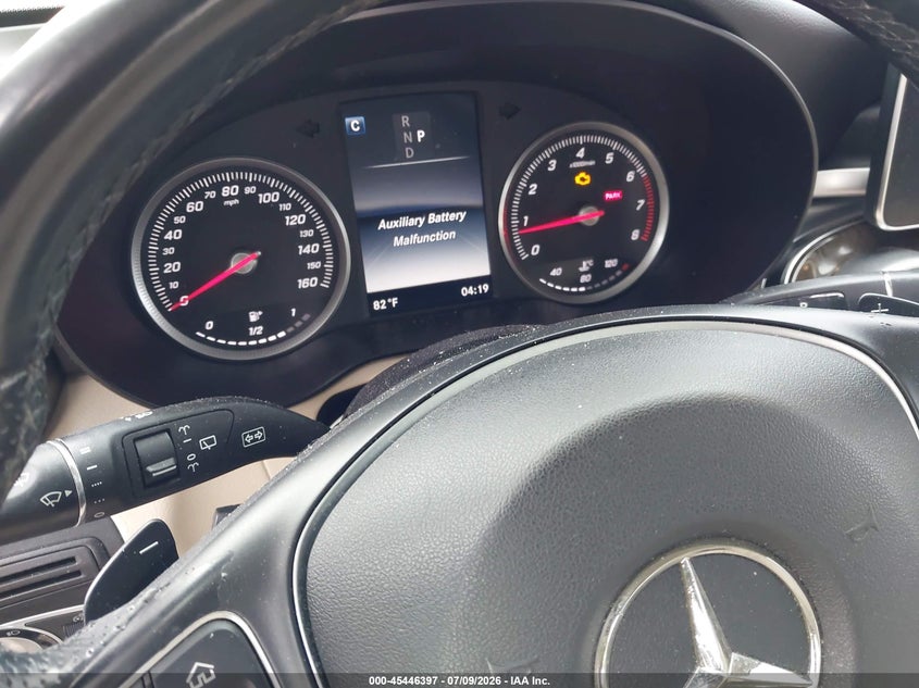 MERCEDES-BENZ GLC 300 - zdjęcie 15