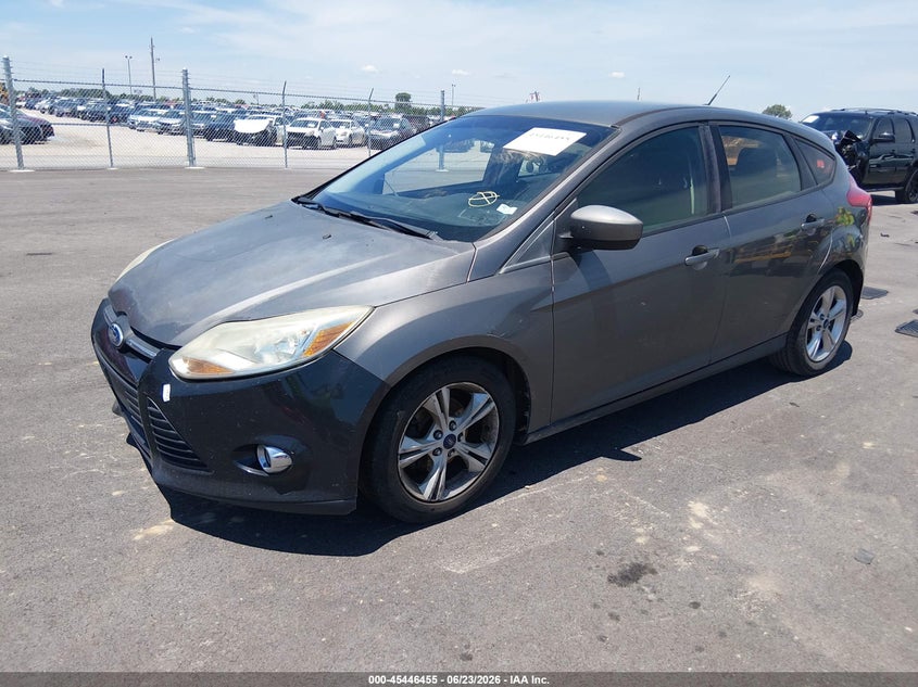 Vin: 1fahp3k27cl338101, lot: 45944564, ford focus se 20122