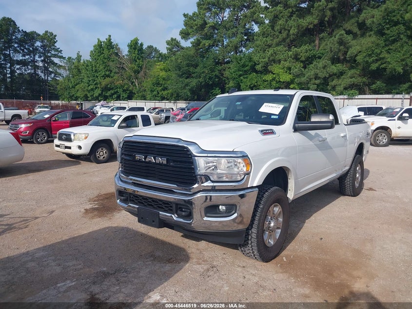 Vin: 3c6ur5djxlg313829, lot: 45944628, ram 2500 lone star  4x4 6'4 box 20202