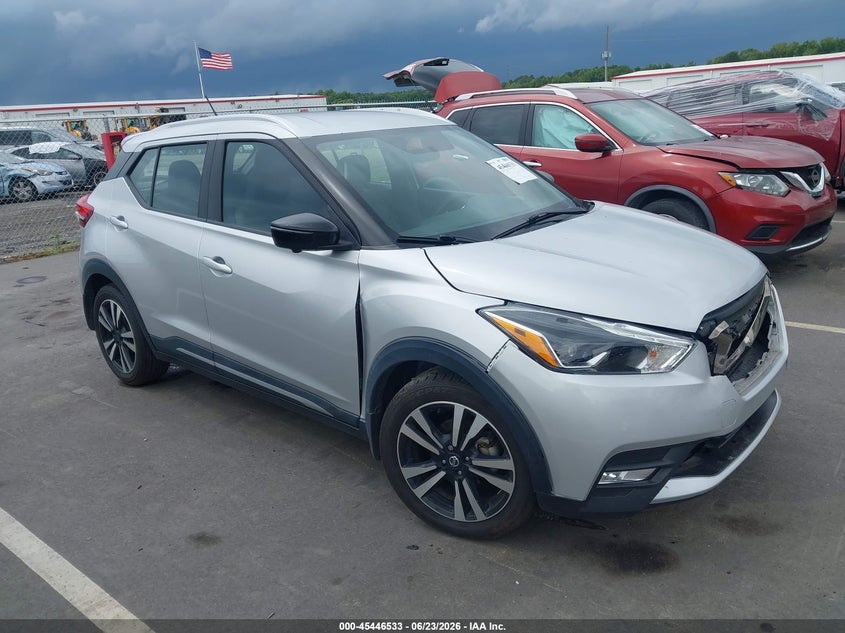2019 NISSAN KICKS SR