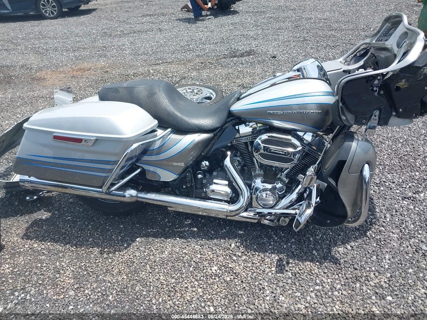 2016 Harley-Davidson Fltruse Cvo Road Glide VIN: 1HD1TAN18GB959288 Lot: 45446683