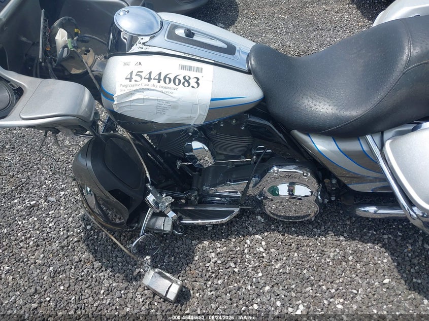 2016 Harley-Davidson Fltruse Cvo Road Glide VIN: 1HD1TAN18GB959288 Lot: 45446683