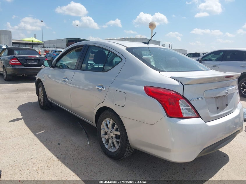 2018 NISSAN VERSA auction photo 3
