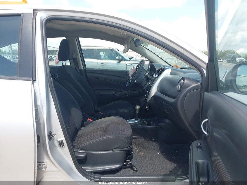 2018 NISSAN VERSA auction photo 5