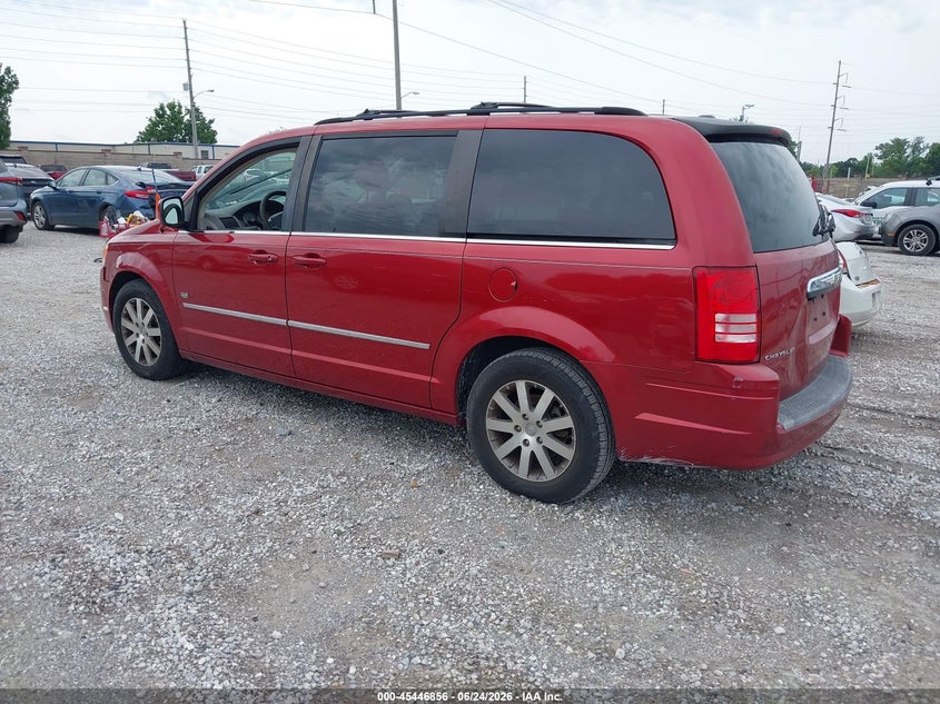 2009 CHRYSLER TOWN & COUNTRY auction photo 3