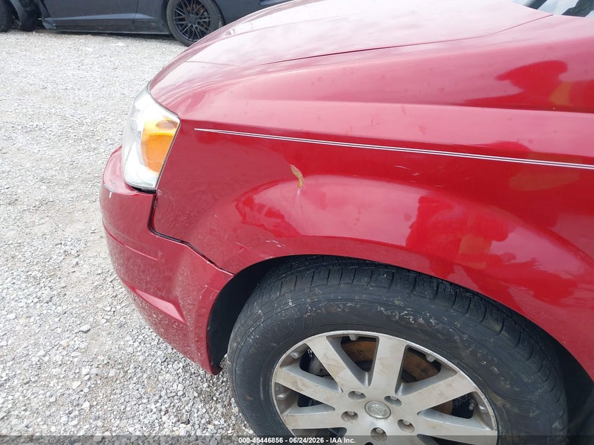 2009 CHRYSLER TOWN & COUNTRY auction photo 6