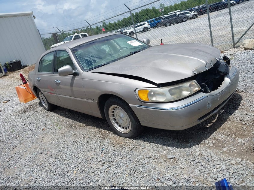 1999 LINCOLN TOWN CAR auction photo 1