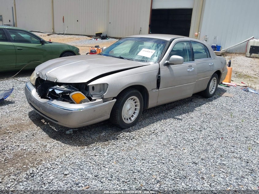 1999 LINCOLN TOWN CAR auction photo 2