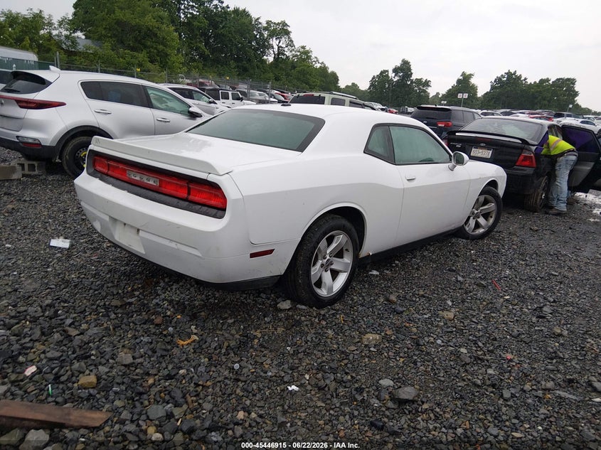 Vin: 2c3cdyag9eh110600, lot: 45945024, dodge challenger sxt 20144