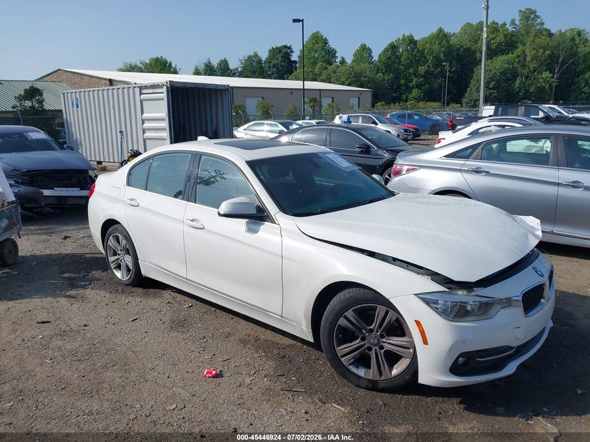 Vin: wba8b9g51hnu49363, lot: 45945033, bmw 330i 2017 img_1