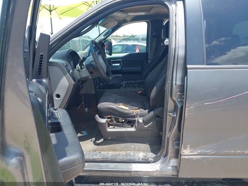 2005 FORD F-150 auction photo 5