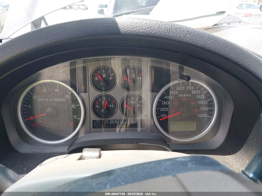 2005 FORD F-150 auction photo 7