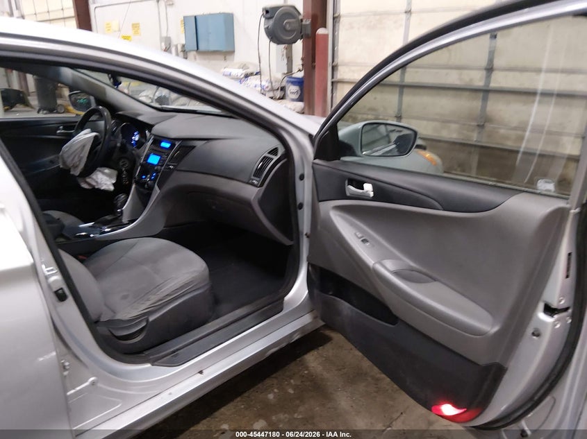 2013 HYUNDAI SONATA auction photo 5