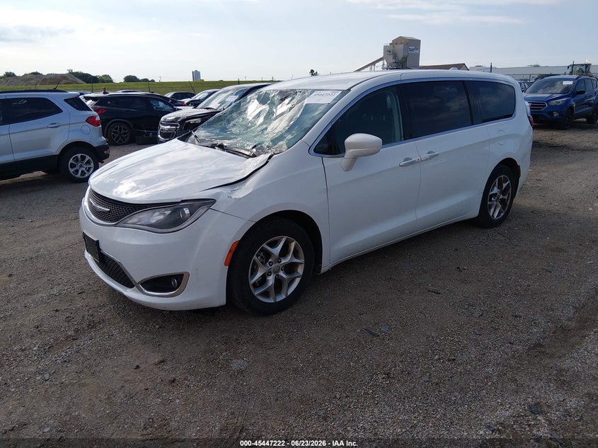 2018 Chrysler Pacifica Touring Plus 2C4RC1FG7JR125755 photo 1