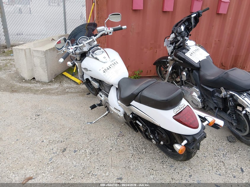 2015 SUZUKI VZ800 auction photo 3