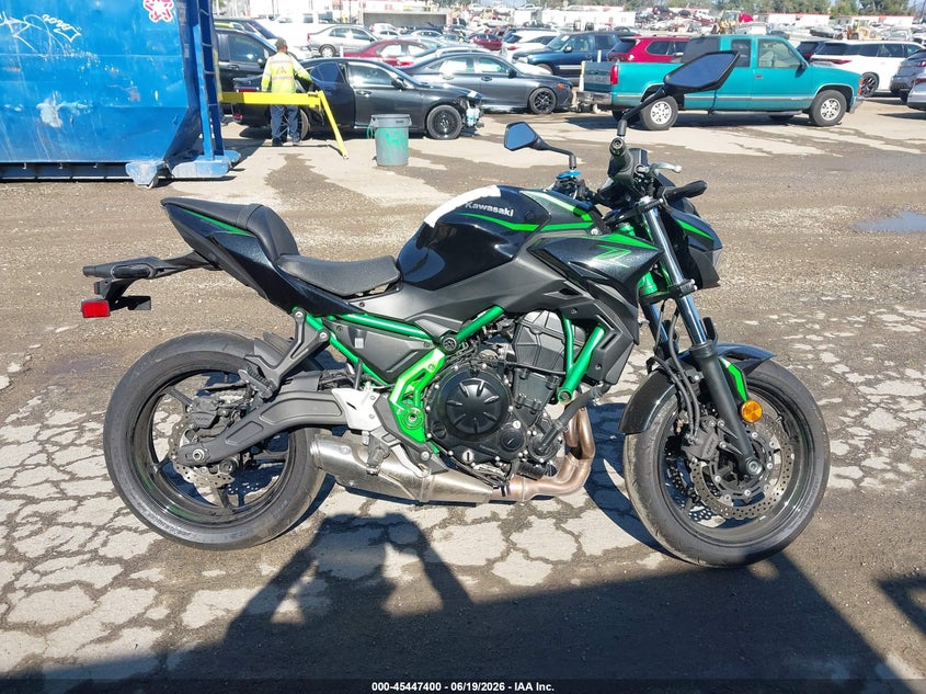 2025 Kawasaki Er650 N VIN: ML5EREN12SDAF8206 Lot: 45447400