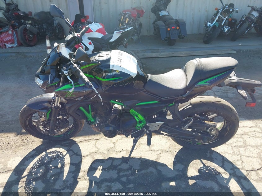 2025 Kawasaki Er650 N VIN: ML5EREN12SDAF8206 Lot: 45447400