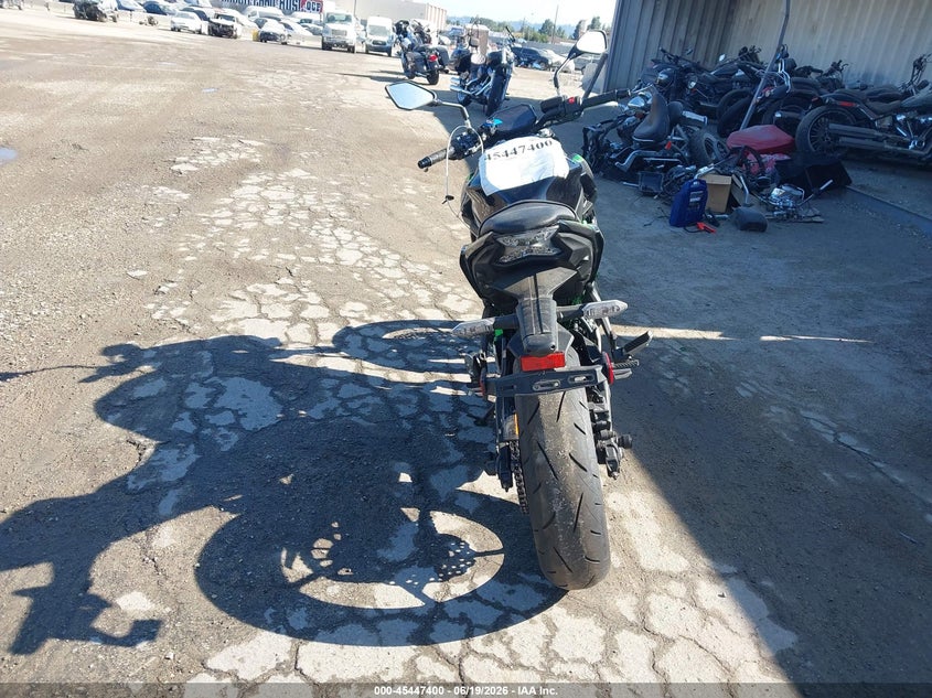 2025 Kawasaki Er650 N VIN: ML5EREN12SDAF8206 Lot: 45447400