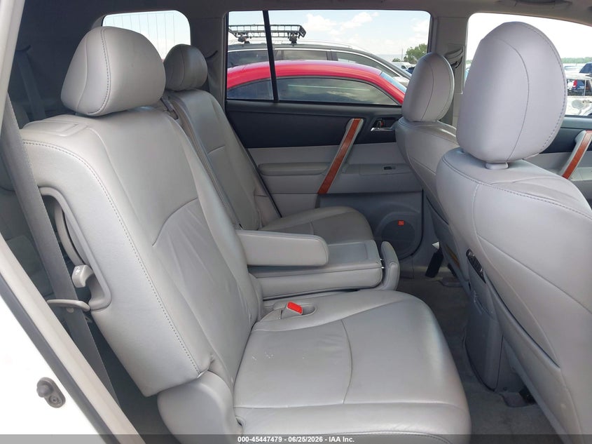 2010 TOYOTA HIGHLANDER auction photo 8