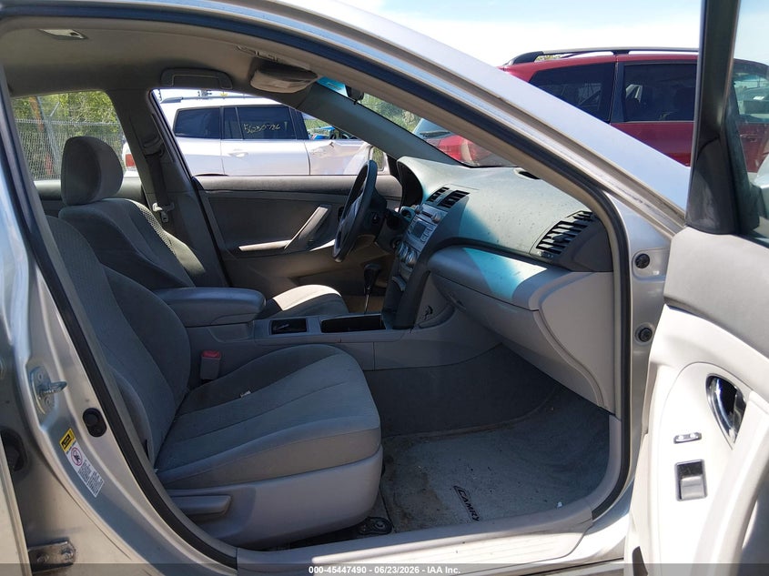 2009 TOYOTA CAMRY auction photo 5
