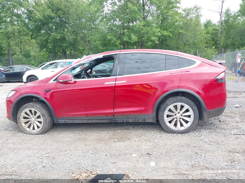 2018 Tesla Model X 100D/75D/P100D VIN: 5YJXCAE27JF091566 Lot: 45447621