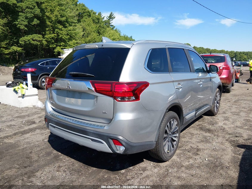 2020 MITSUBISHI OUTLANDER auction photo 4