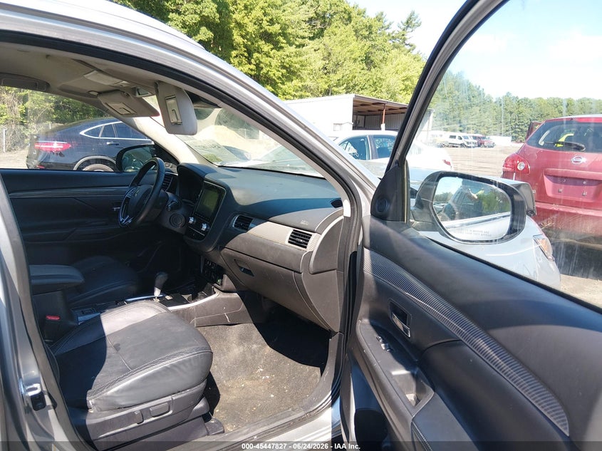 2020 MITSUBISHI OUTLANDER auction photo 5