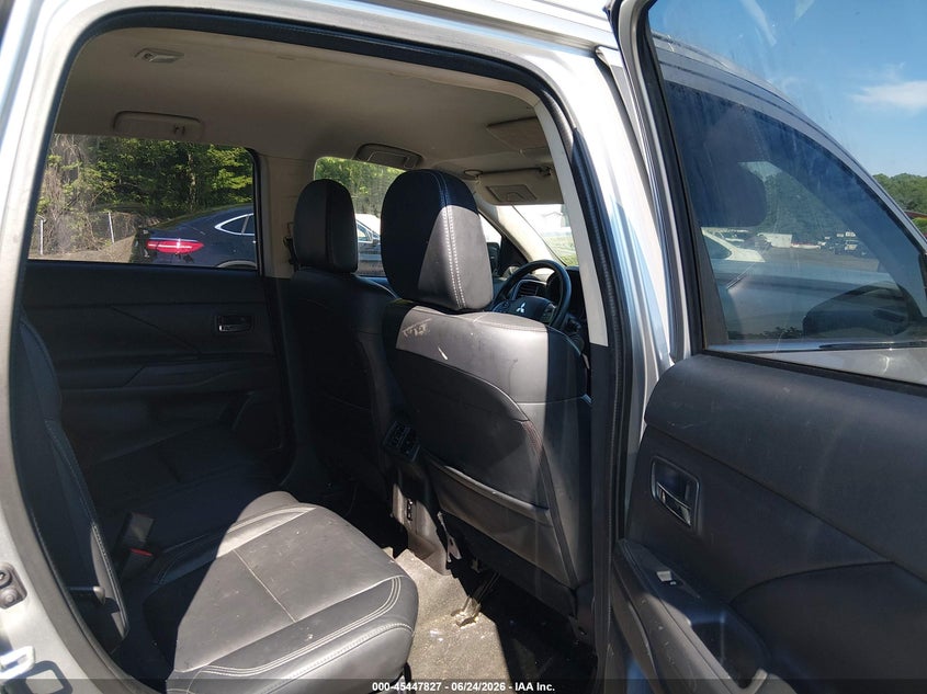 2020 MITSUBISHI OUTLANDER auction photo 8
