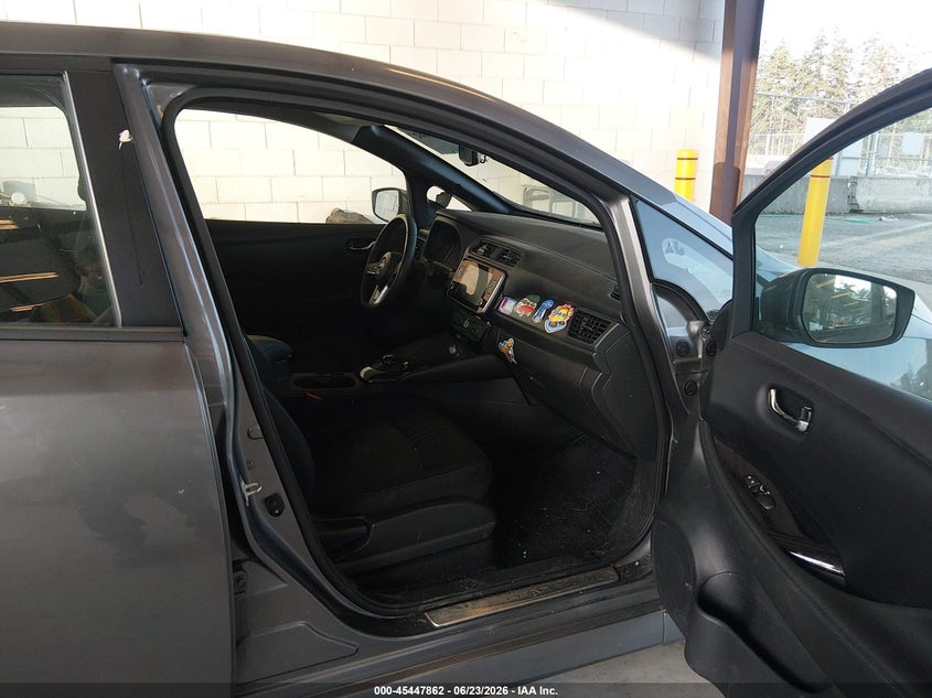 2025 NISSAN LEAF auction photo 5