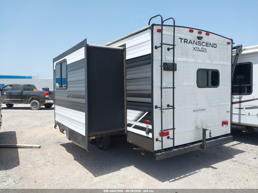 2021 GRAND DESIGN TRANSCEND auction photo 3