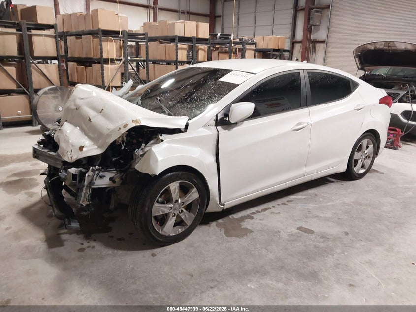 2013 HYUNDAI ELANTRA auction photo 2