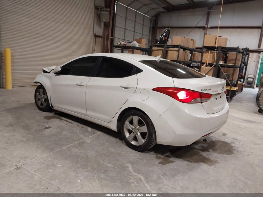 2013 HYUNDAI ELANTRA auction photo 3