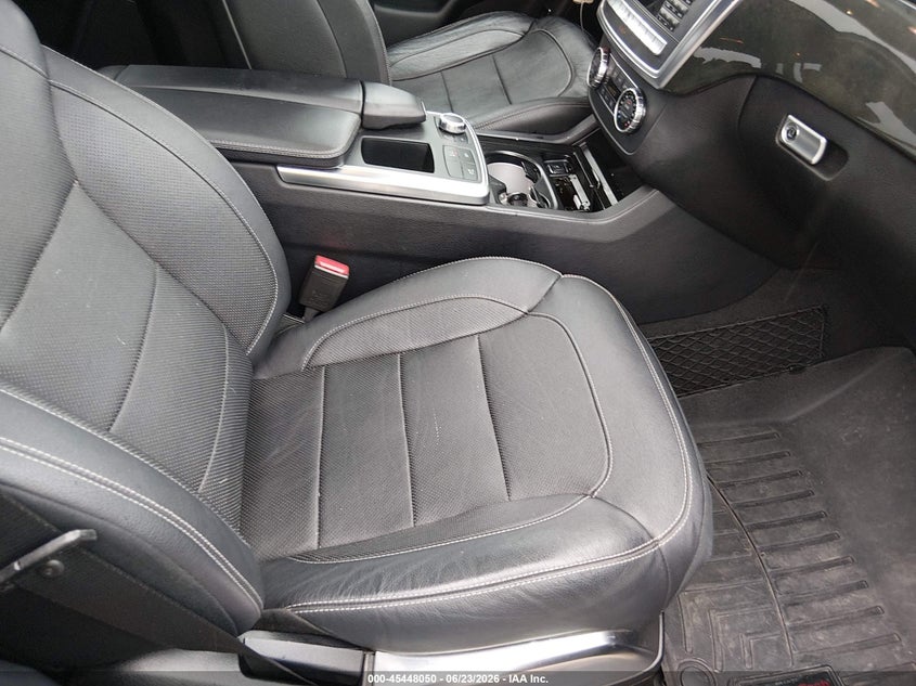 2015 MERCEDES-BENZ GL 550 auction photo 5