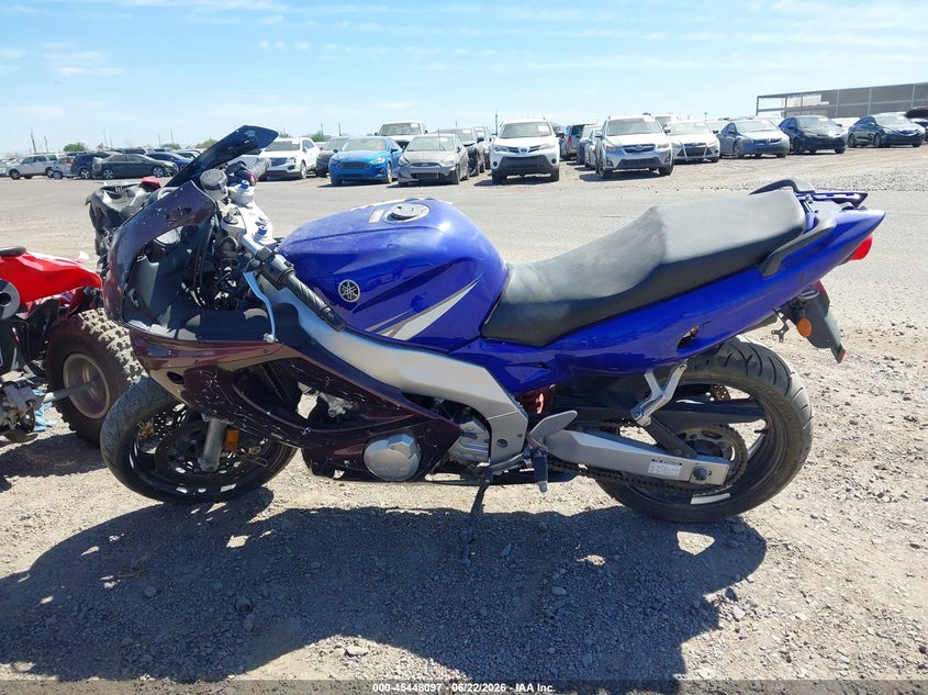 2004 Yamaha Yzf600 R VIN: JYA5AHE014A043705 Lot: 45448097