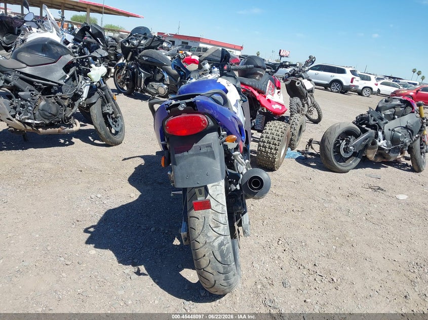 2004 Yamaha Yzf600 R VIN: JYA5AHE014A043705 Lot: 45448097