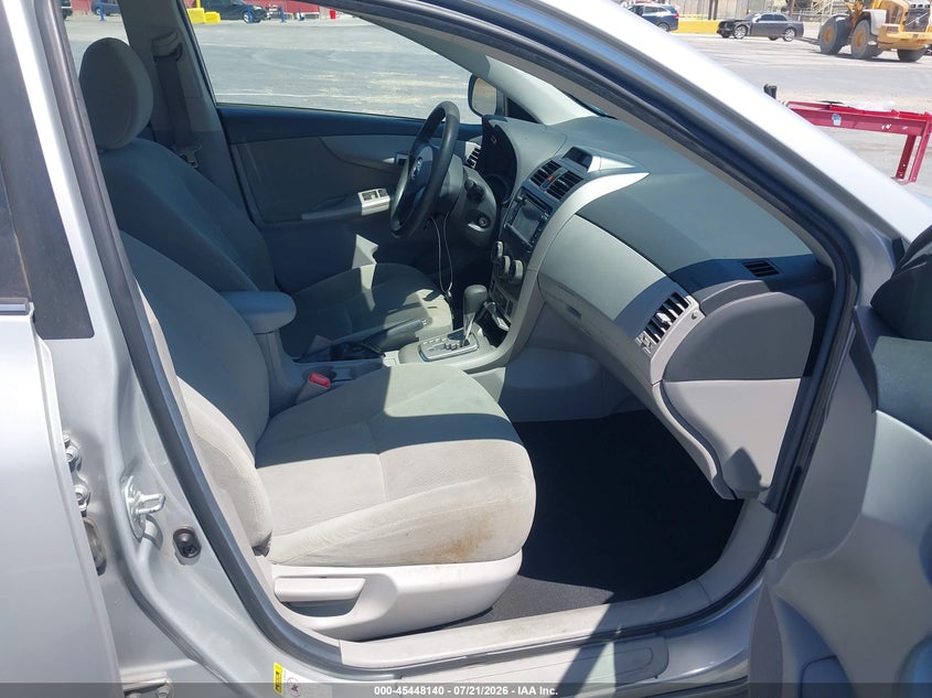 2013 TOYOTA COROLLA auction photo 5