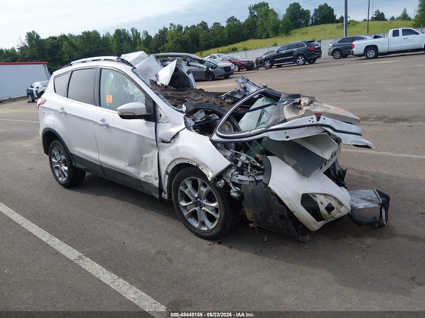 Vin: 1fmcu0jx8fuc20383, lot: 45946267, ford escape titanium 20151