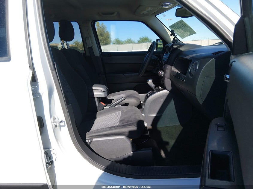 2016 JEEP PATRIOT auction photo 5