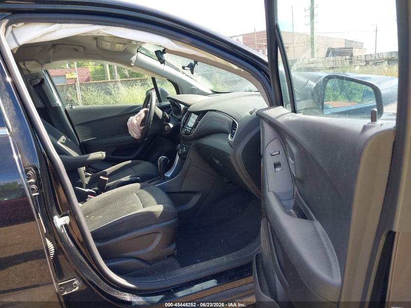 2018 CHEVROLET TRAX auction photo 5