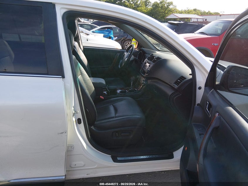 2013 TOYOTA HIGHLANDER auction photo 5