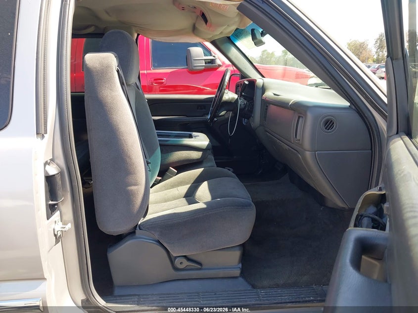 2005 GMC SIERRA PICKUP 4.8L V-8 285HP