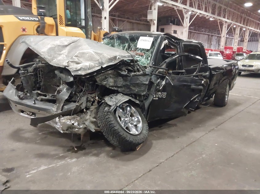 Vin: 1c6rr7st8hs620566, lot: 45946673, ram 1500 tradesman  4x4 6'4 box 20172
