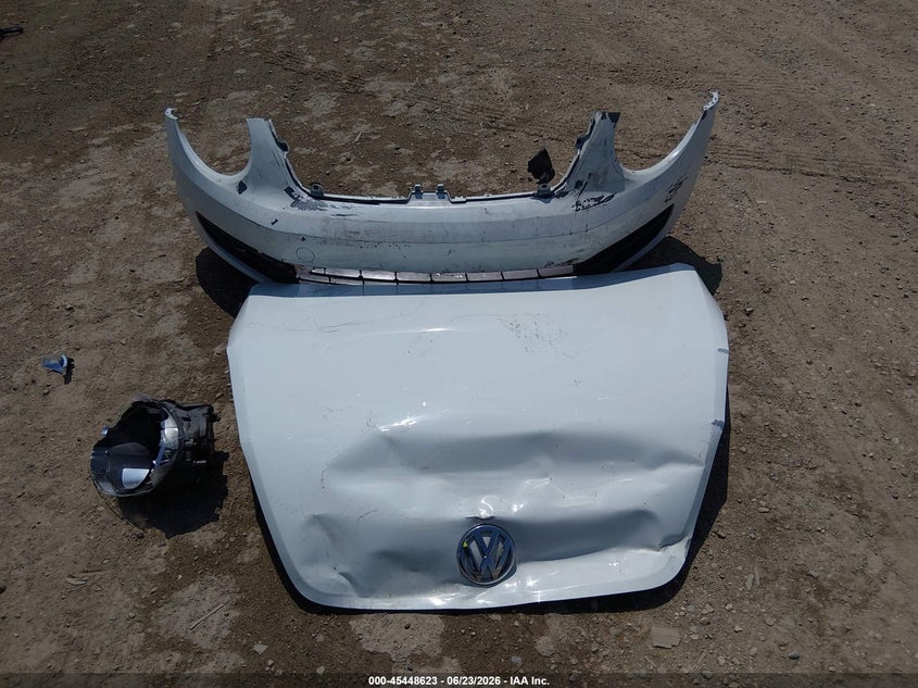 2015 Volkswagen Beetle 1.8T VIN: 3VW517AT3FM813629 Lot: 45448623