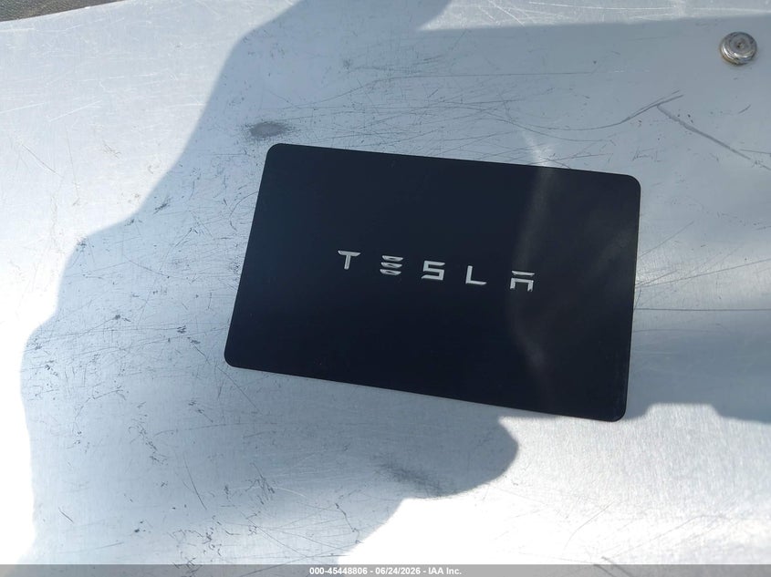 TESLA MODEL 3 - zdjęcie 11