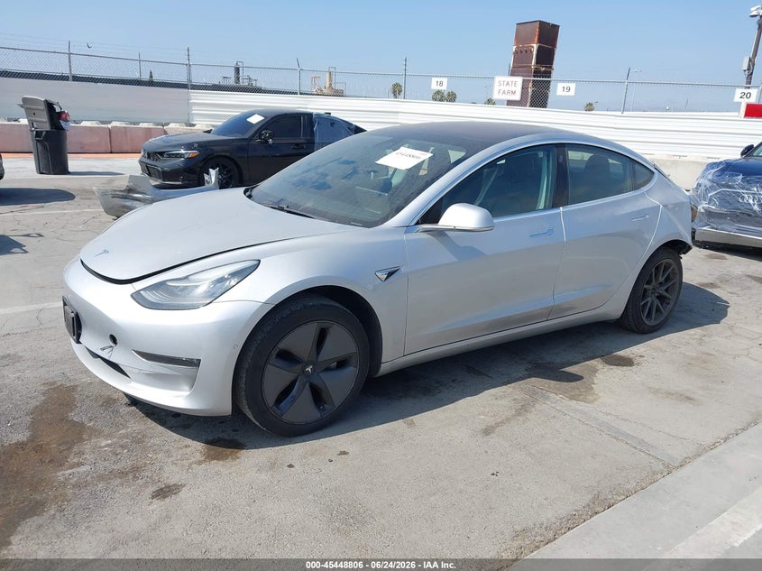 TESLA MODEL 3 - zdjęcie 2