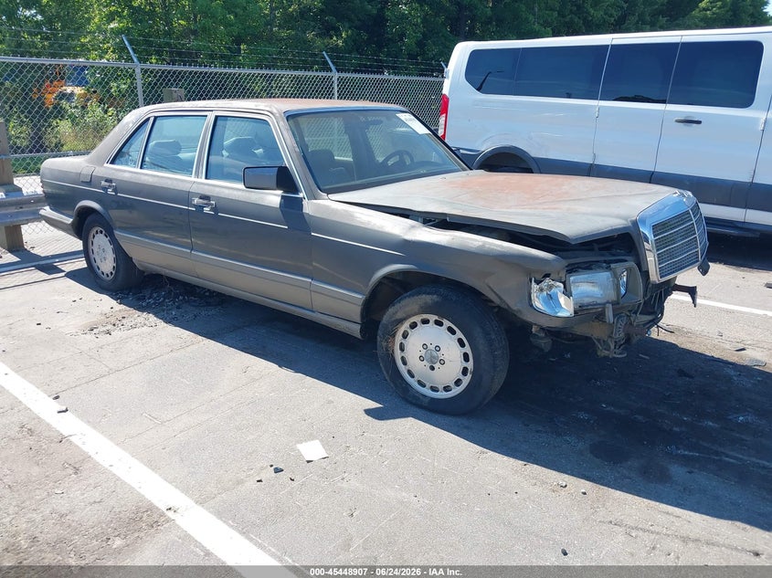 1988 MERCEDES-BENZ 560 SEL
