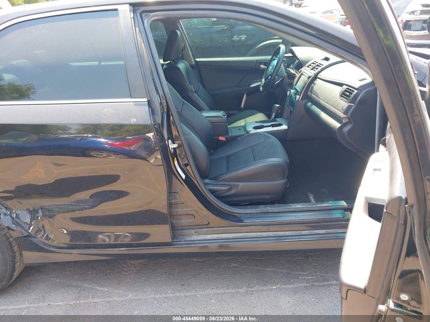 2014 TOYOTA CAMRY auction photo 5