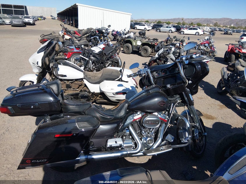 HARLEY-DAVIDSON FLHXSE 2020